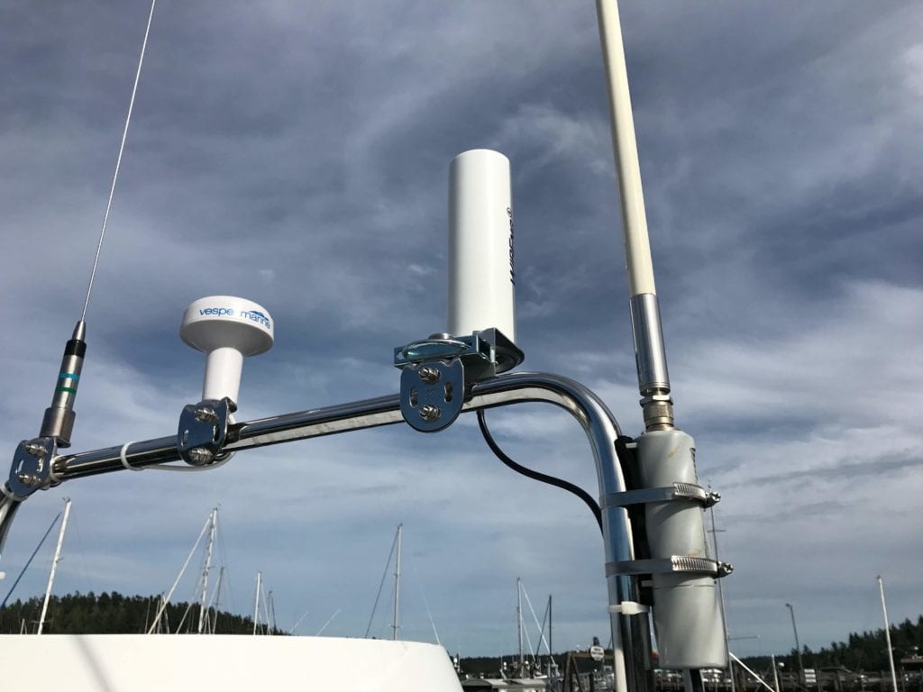 VHF marine radio antennas for boats and offshore communication